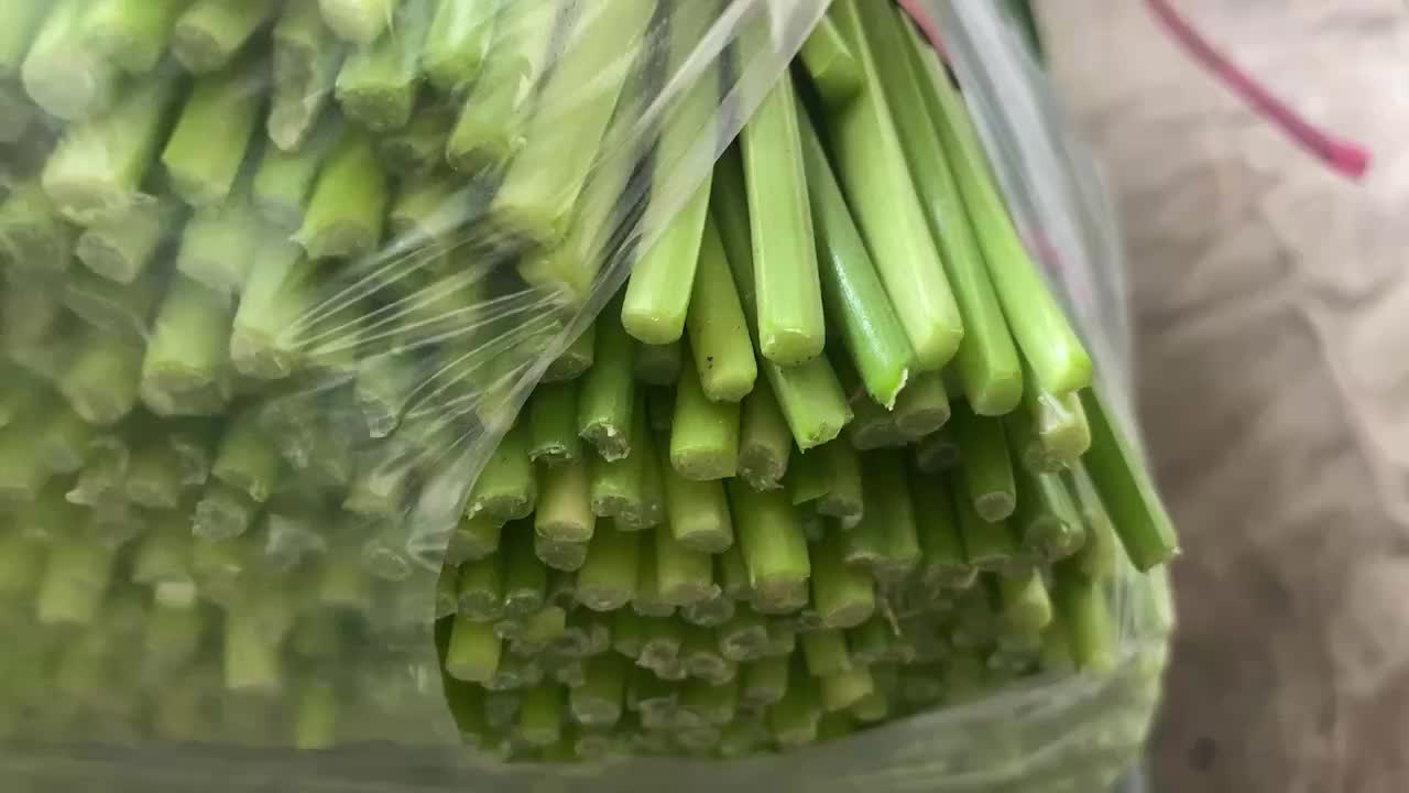 精品韭苔山东梁山万亩韭菜韭苔供应基地