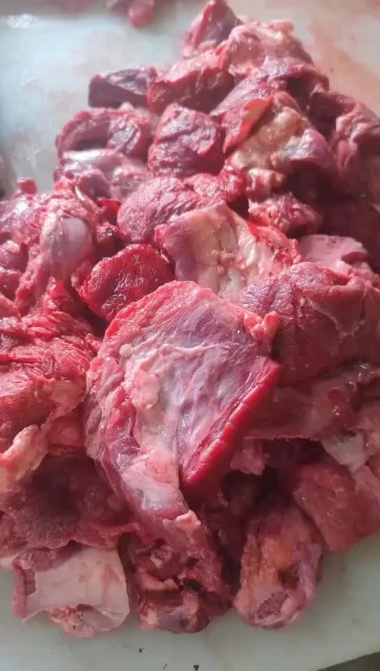 精选大块牛碎肉，整齐，品质好，源头厂家